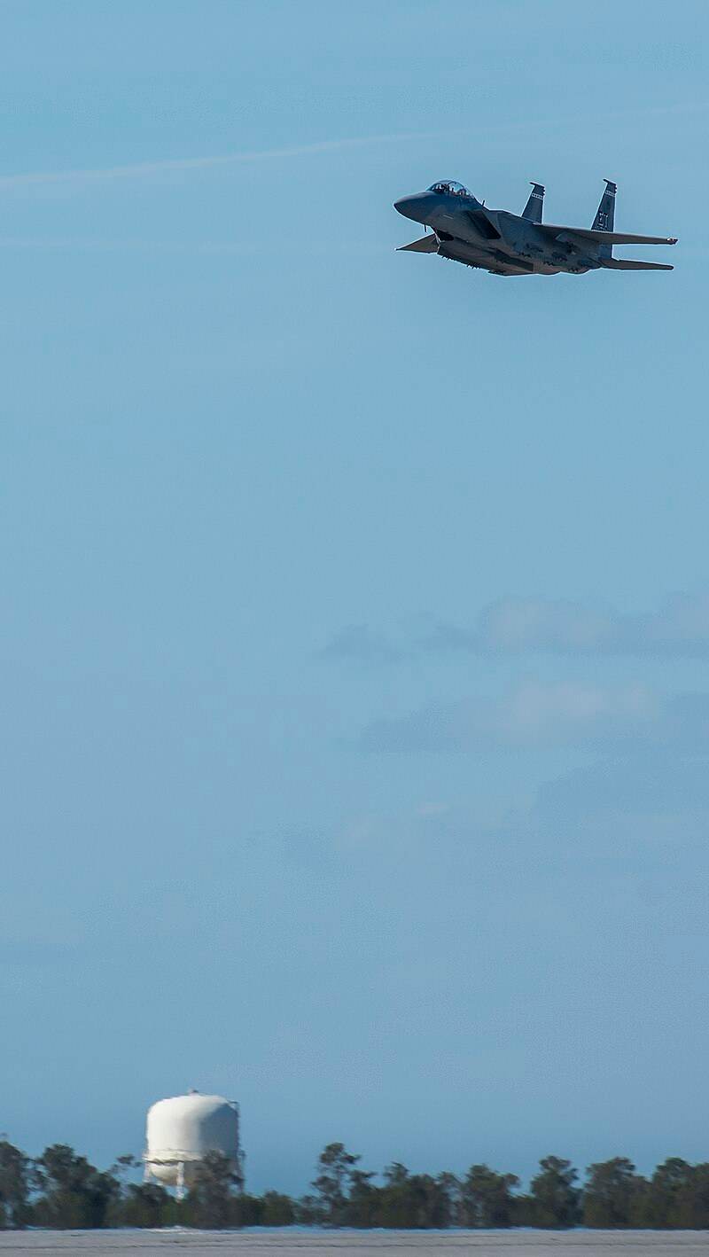  - Twin-engine aircraft