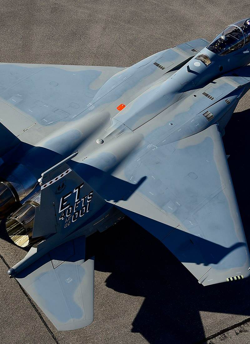  - Twin-engine aircraft