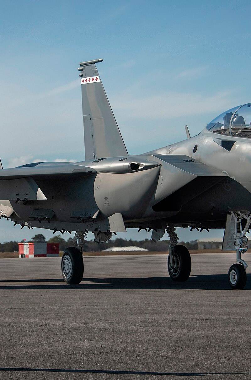  - Twin-engine aircraft