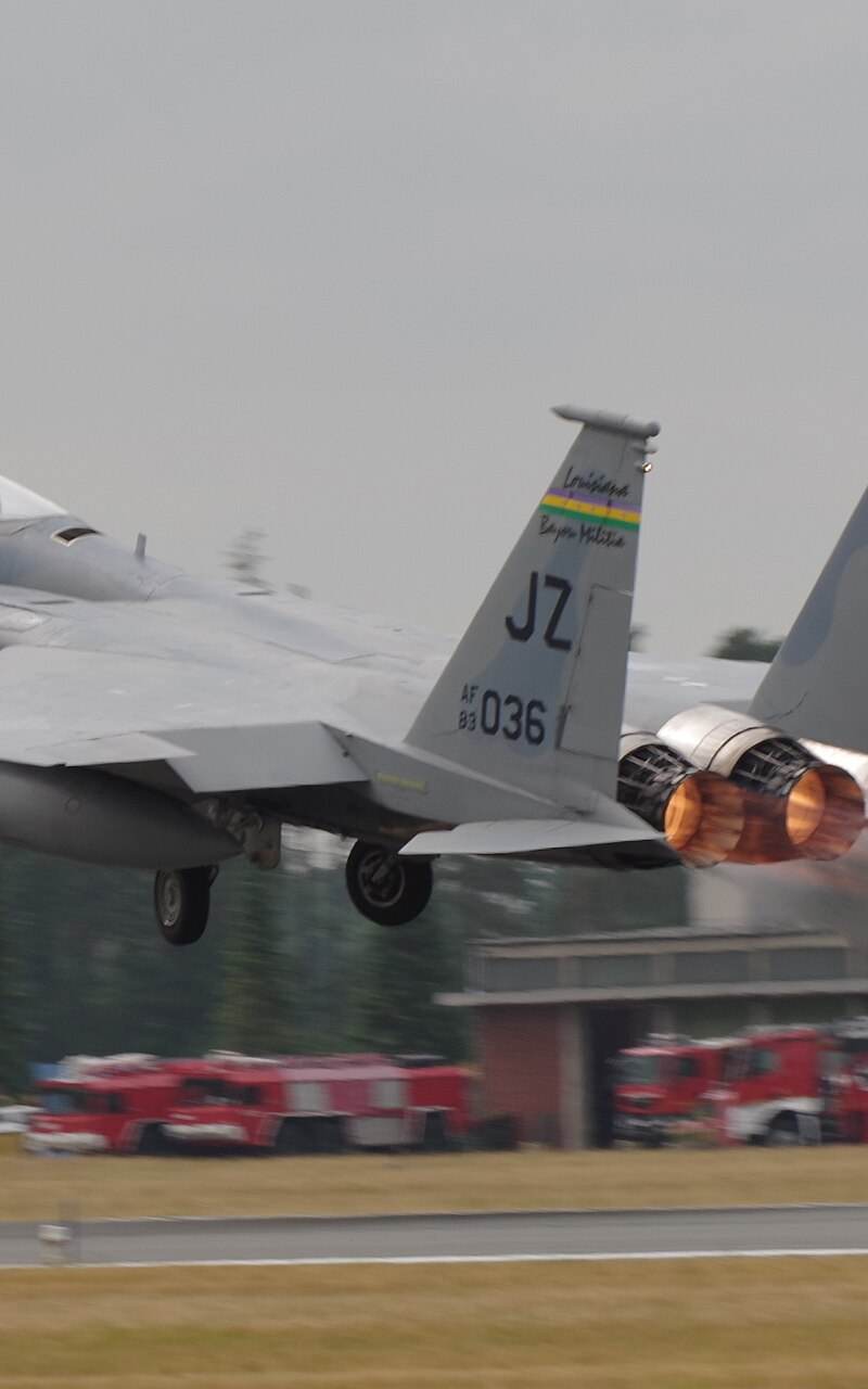  - Twin-engine aircraft