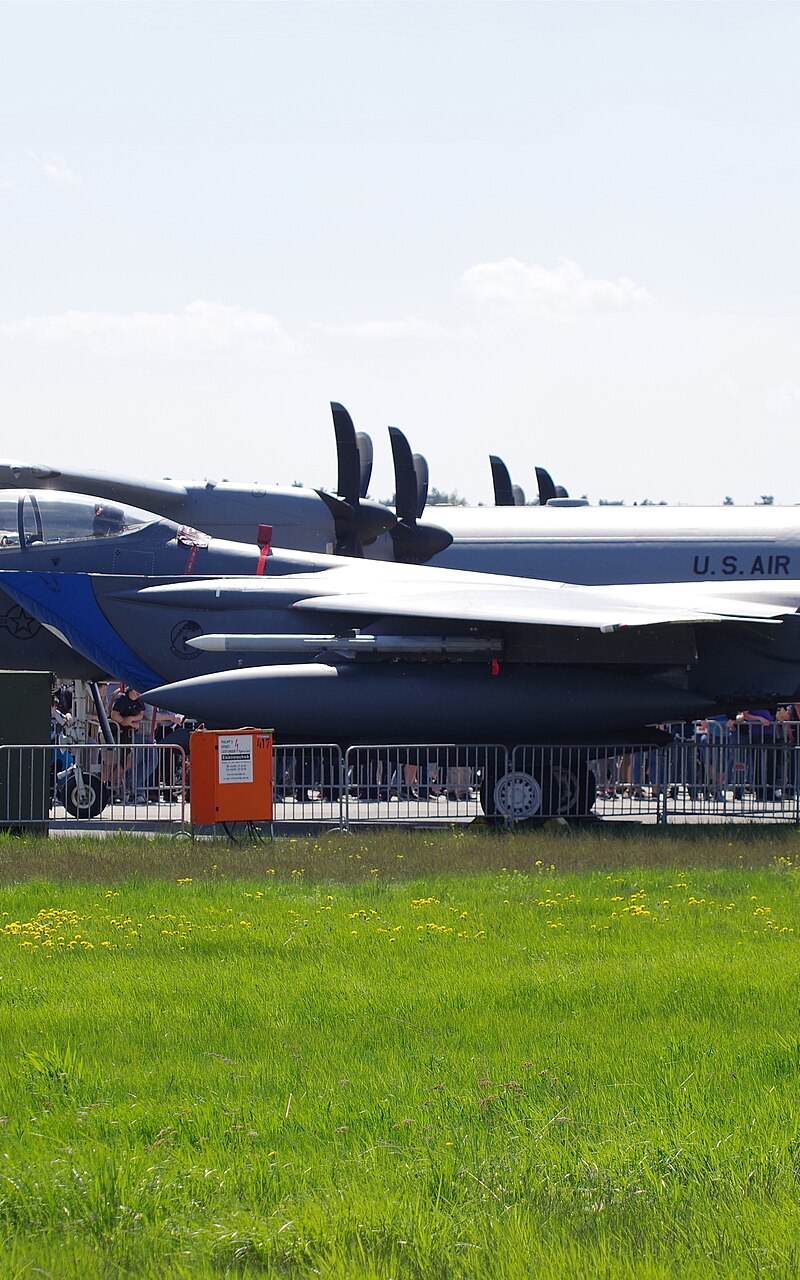  - Twin-engine aircraft