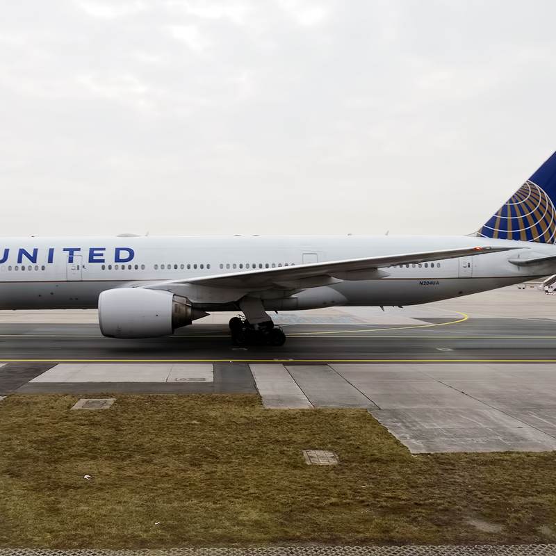 N204UA - Twin-engine aircraft