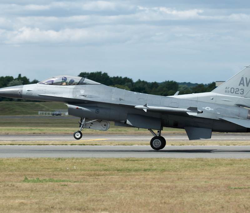  - Single-engine aircraft