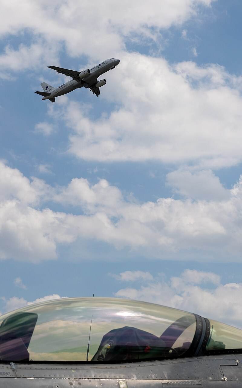  - Twin-engine aircraft