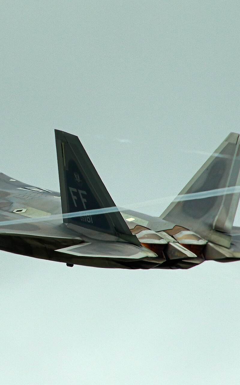  - Twin-engine aircraft