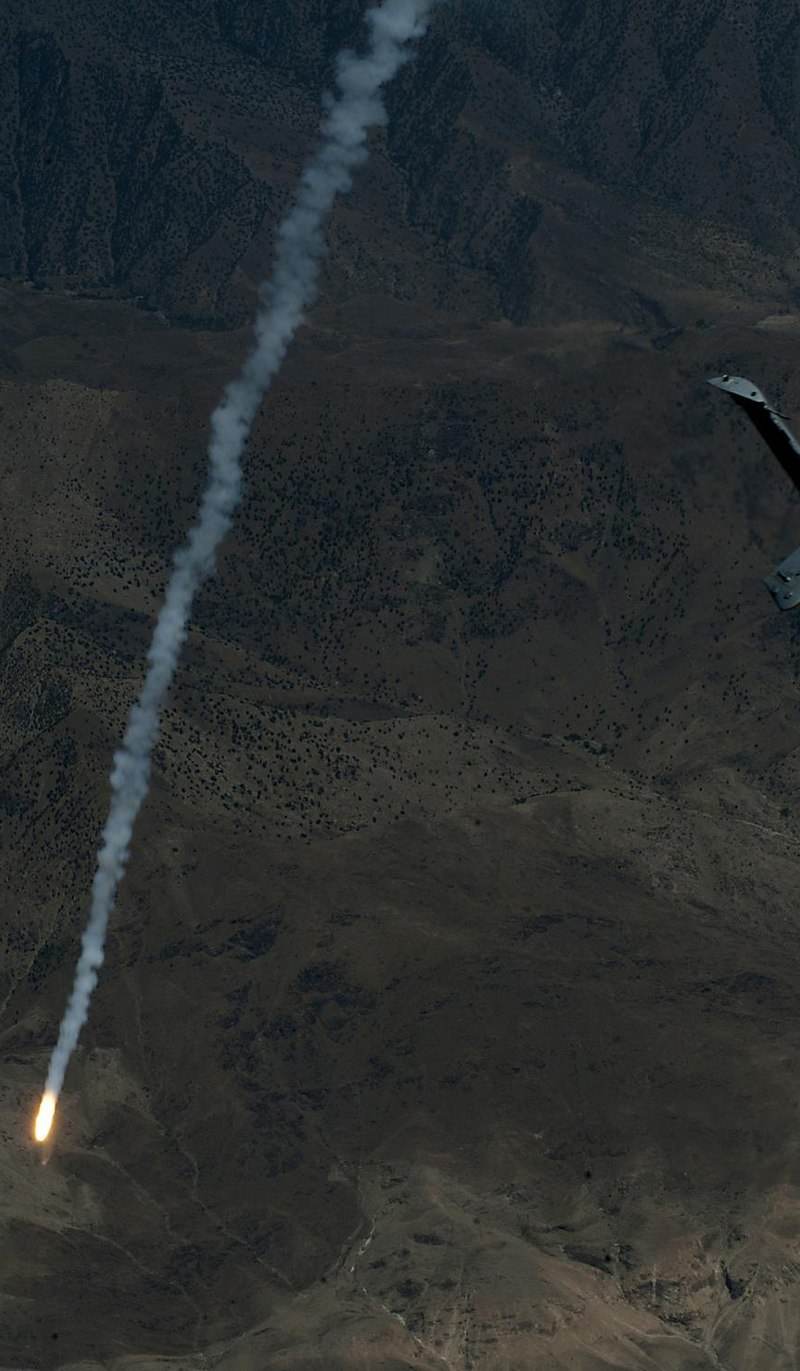  - Twin-engine aircraft