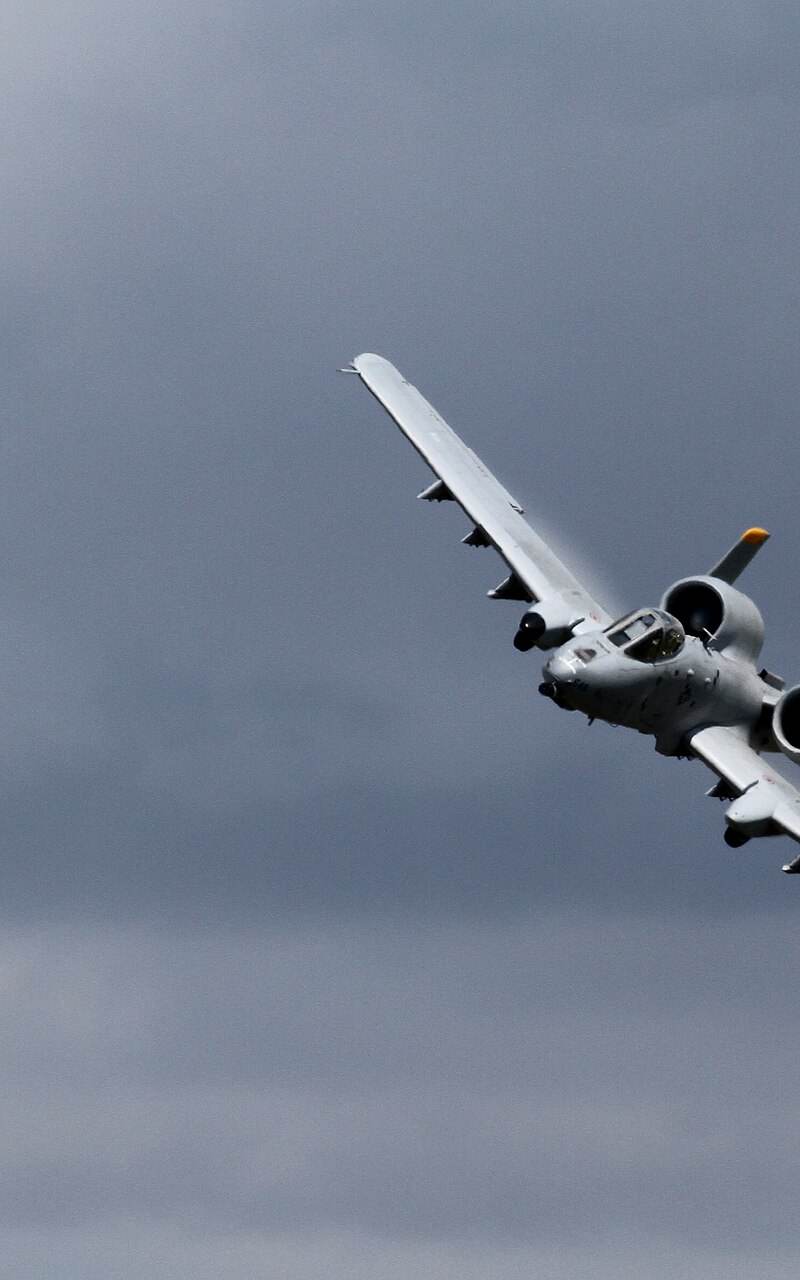  - Twin-engine aircraft