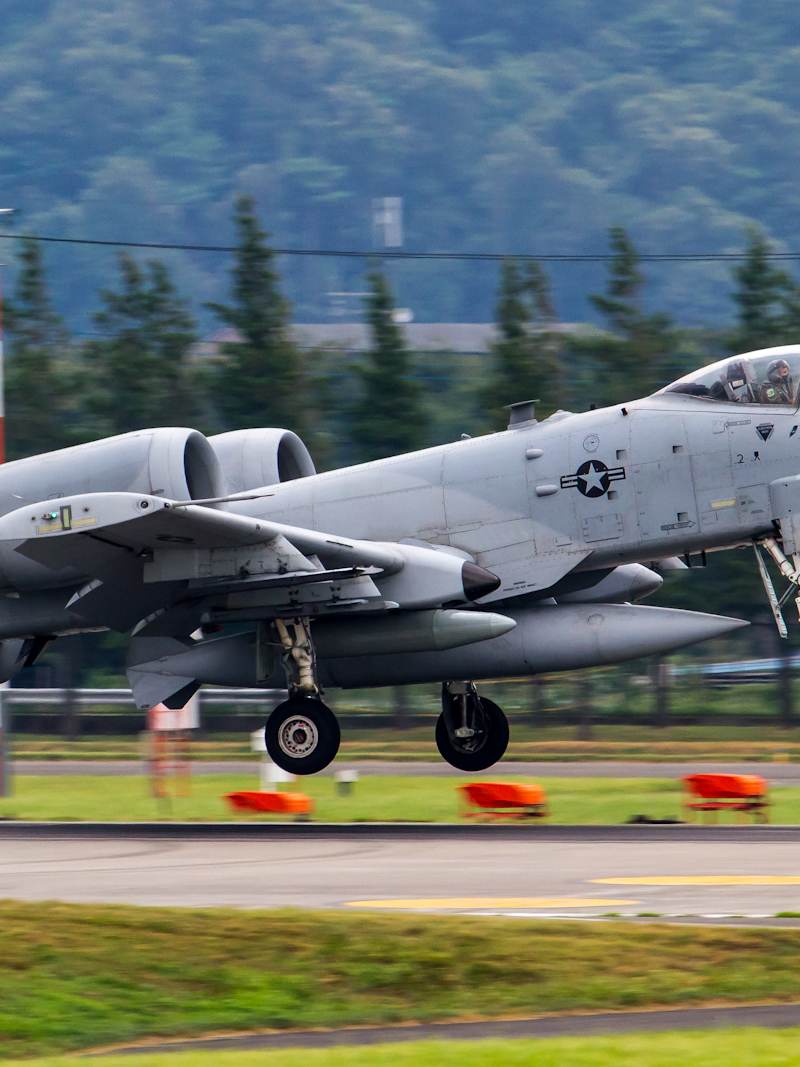  - Twin-engine aircraft
