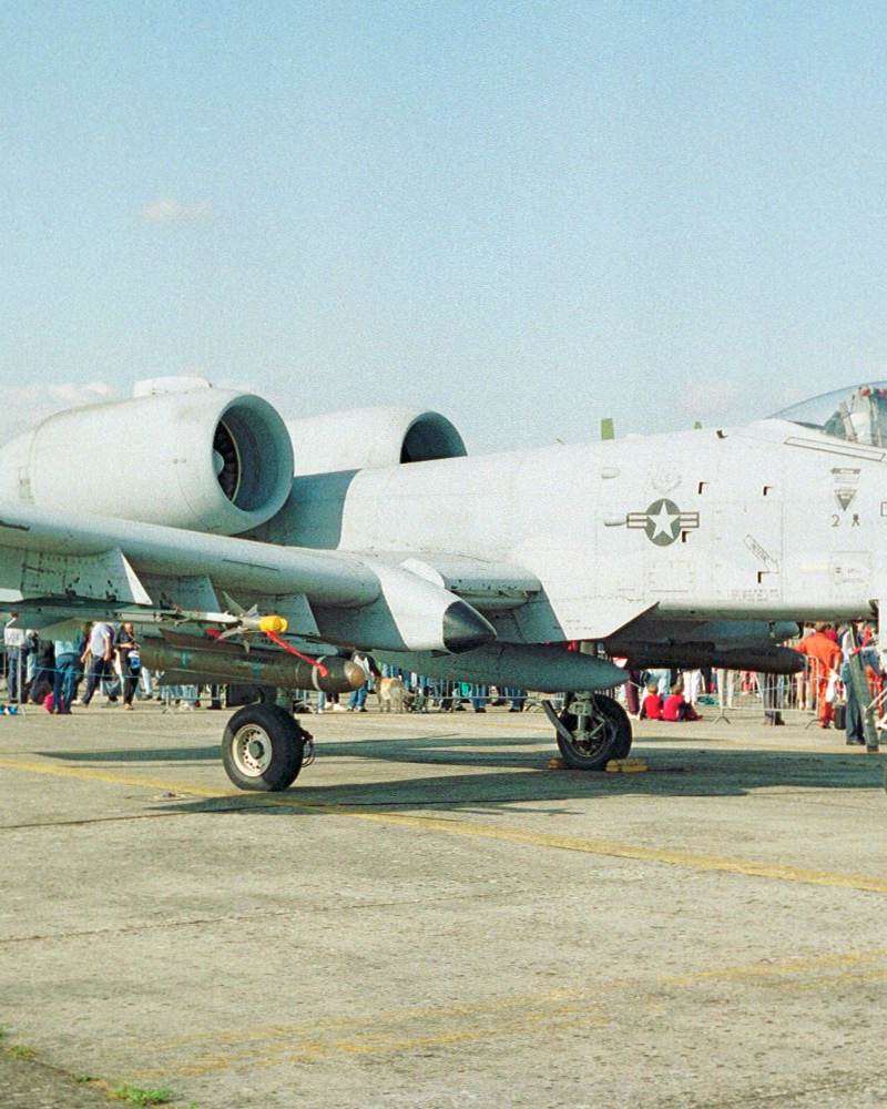  - Twin-engine aircraft