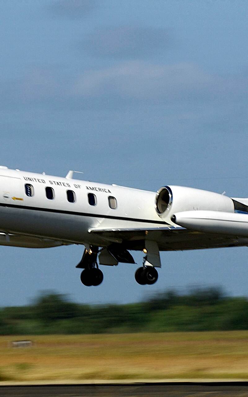  - Twin-engine aircraft