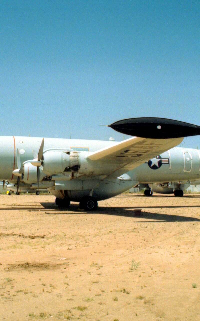  - Twin-engine aircraft