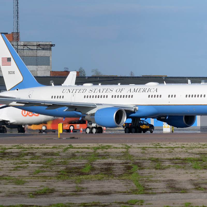  - Twin-engine aircraft
