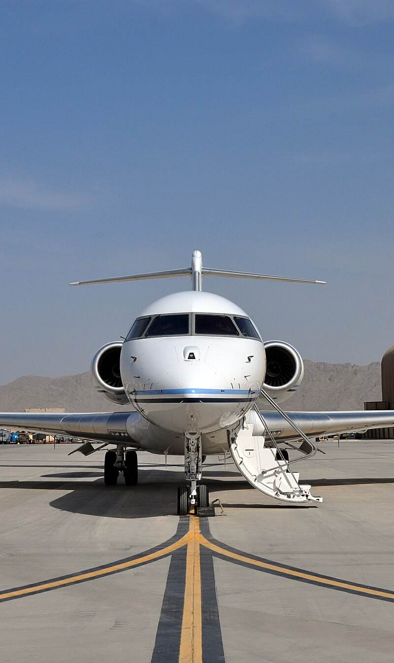  - Twin-engine aircraft