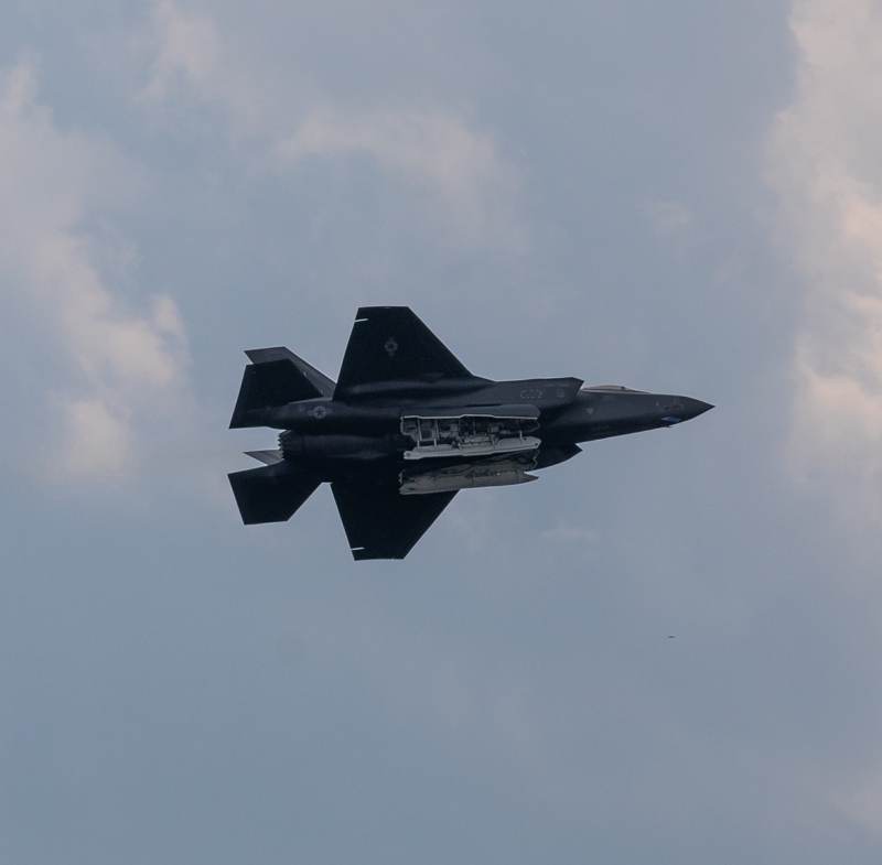  - Single-engine aircraft