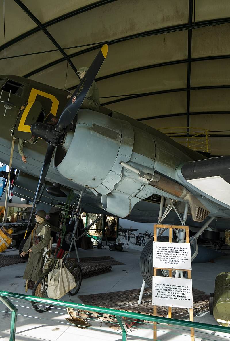  - Twin-engine aircraft