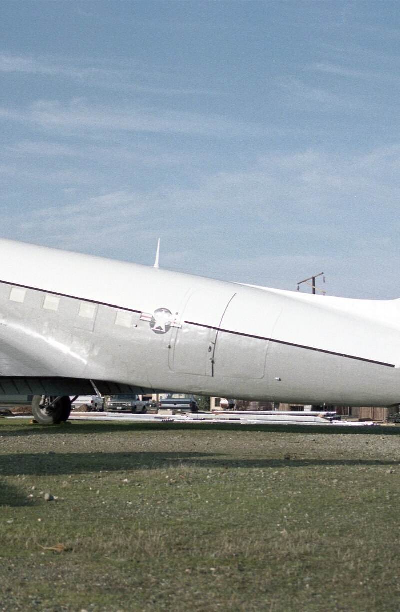  - Twin-engine aircraft