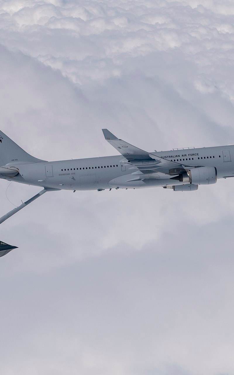  - Twin-engine aircraft