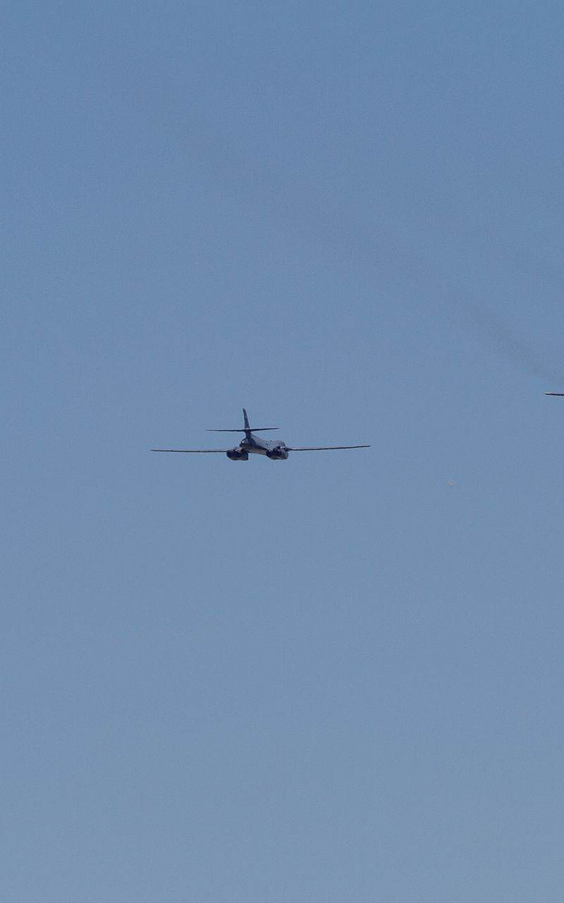  - Twin-engine aircraft