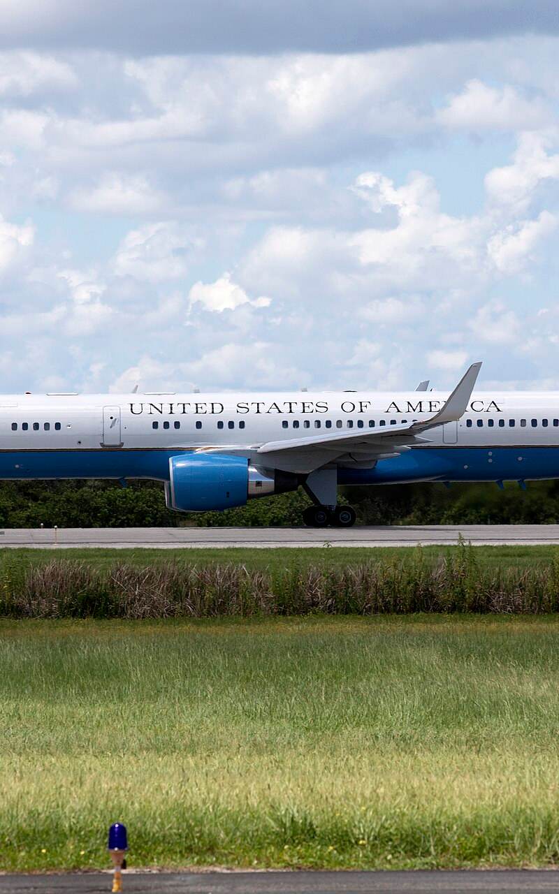  - Twin-engine aircraft