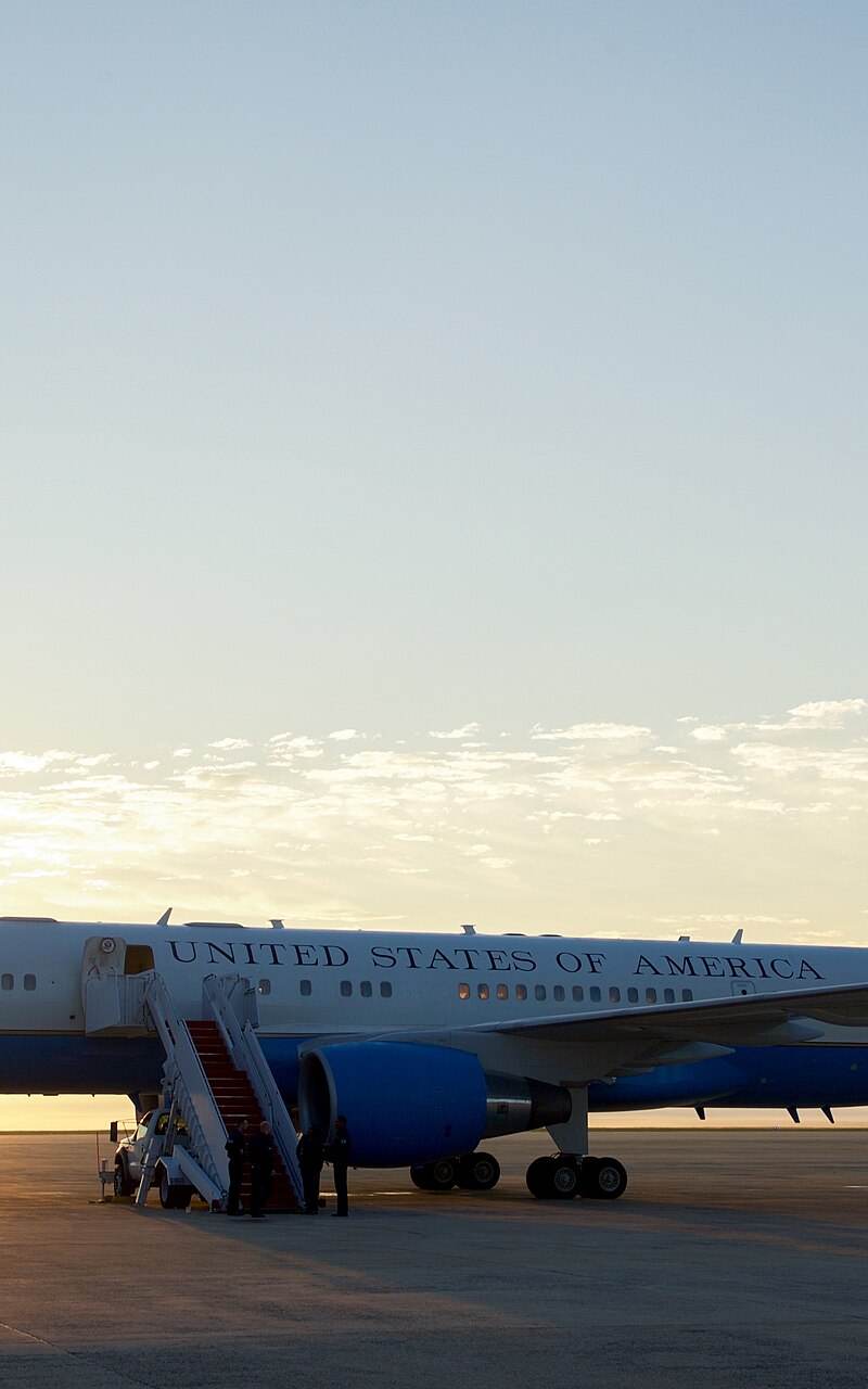  - Twin-engine aircraft