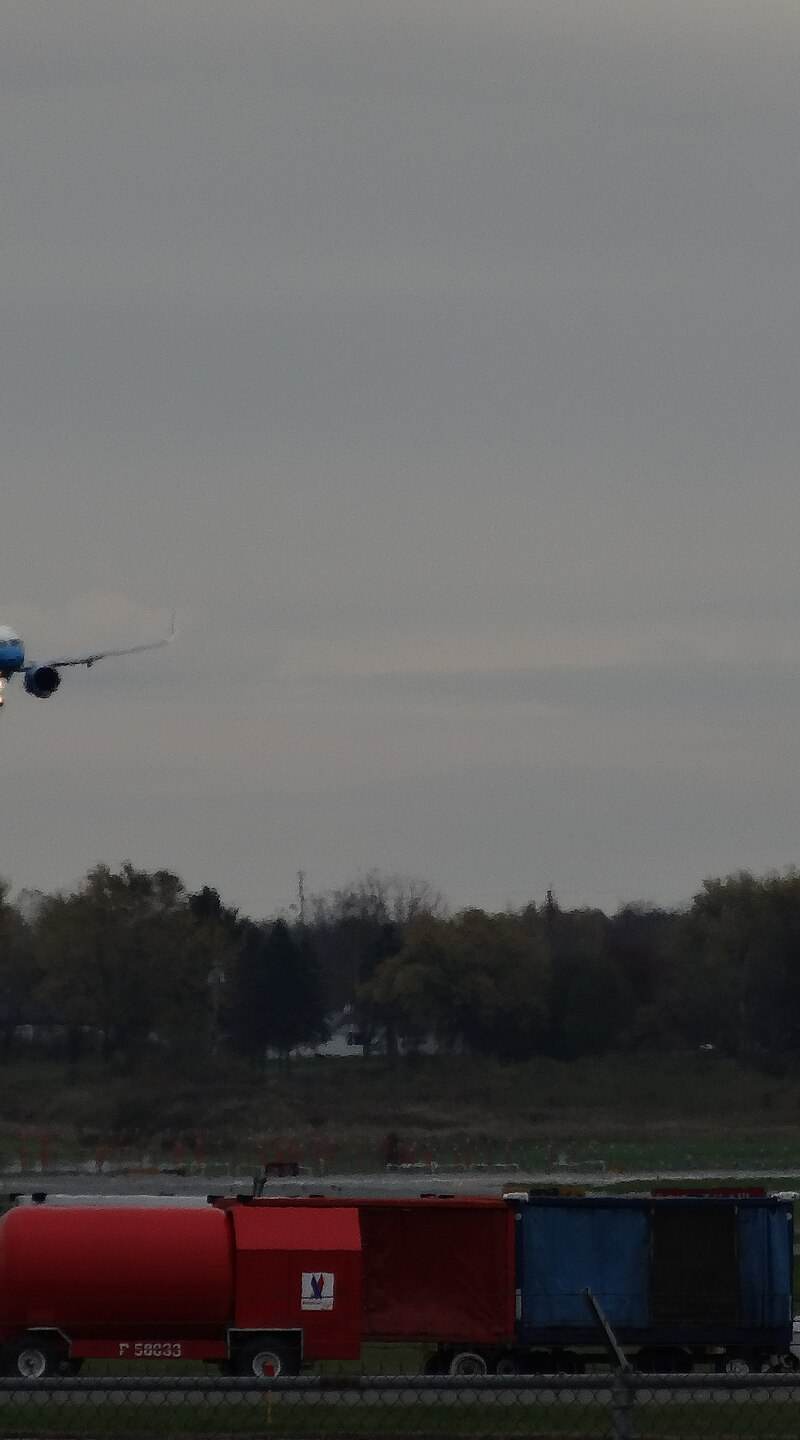  - Twin-engine aircraft