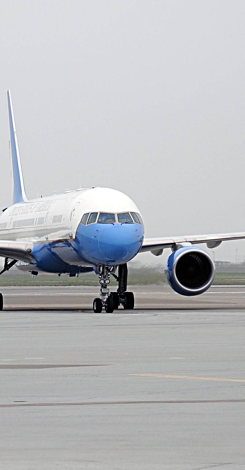  - Twin-engine aircraft