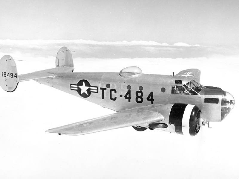  - Twin-engine aircraft