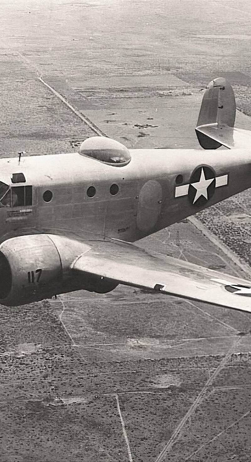  - Twin-engine aircraft