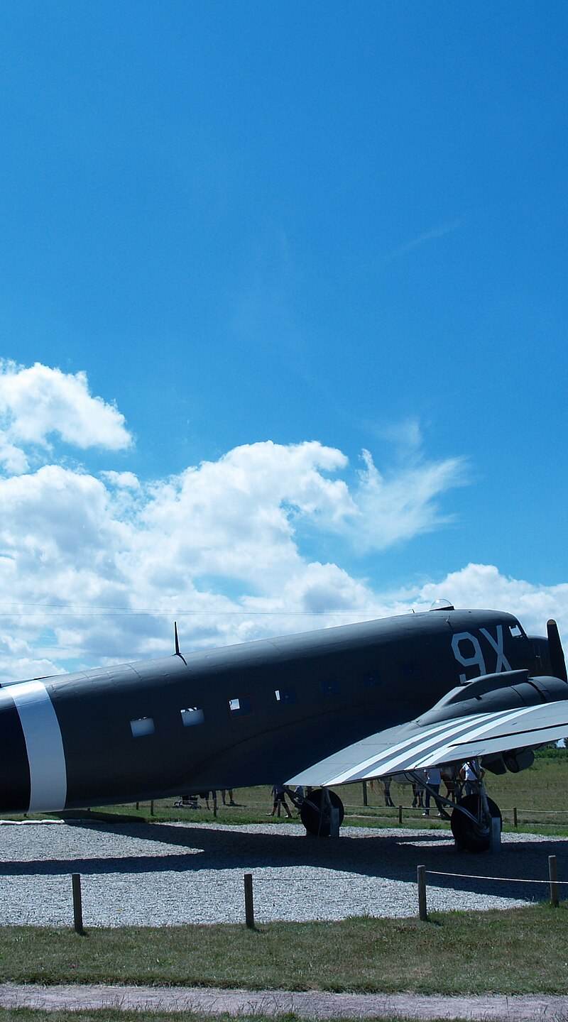  - Twin-engine aircraft
