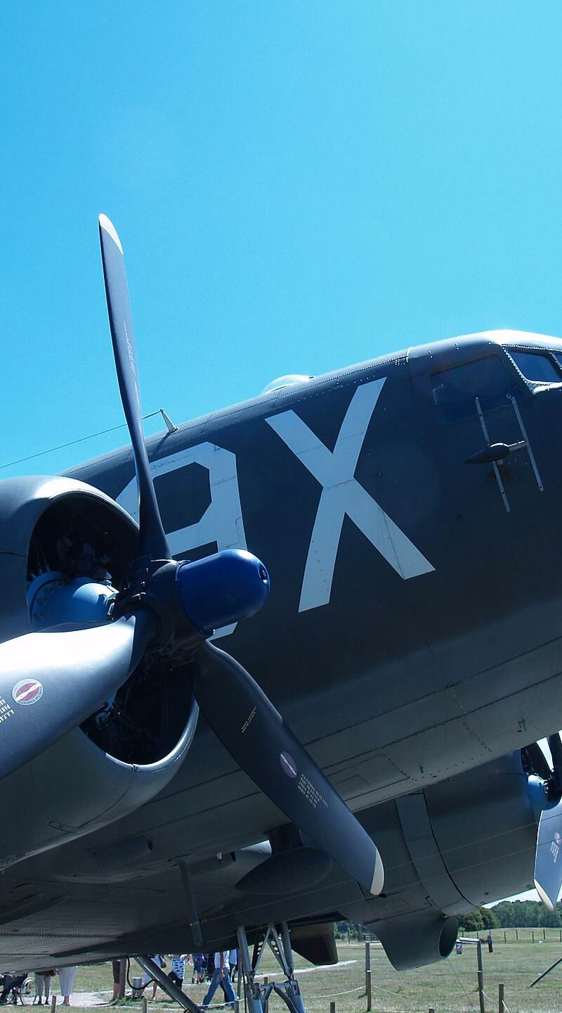  - Twin-engine aircraft