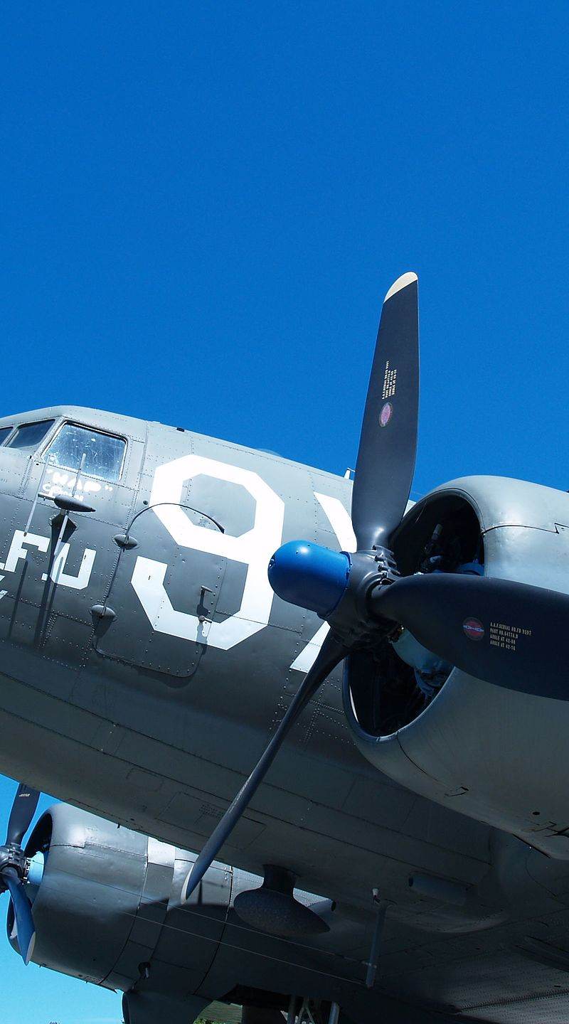  - Twin-engine aircraft