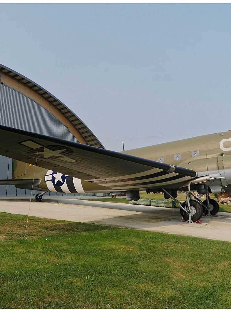  - Twin-engine aircraft