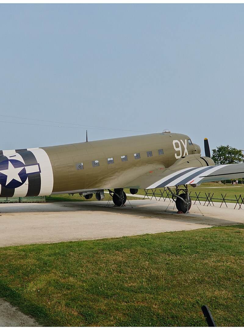  - Twin-engine aircraft