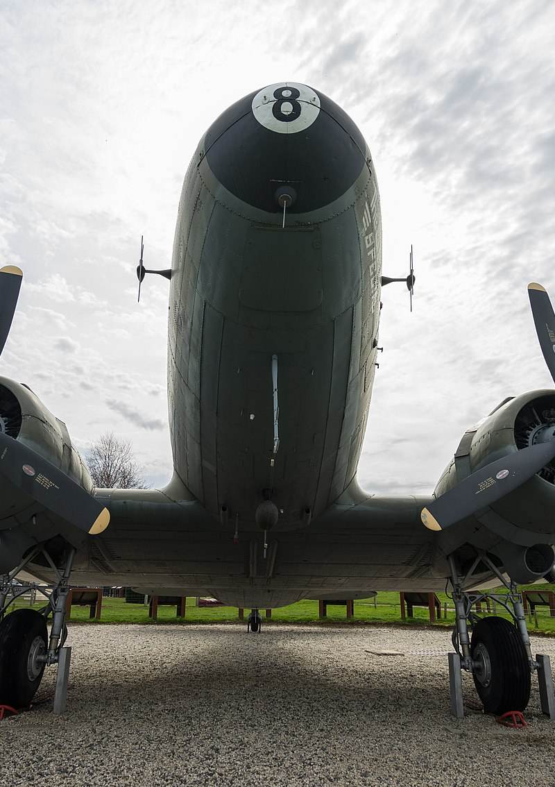  - Twin-engine aircraft