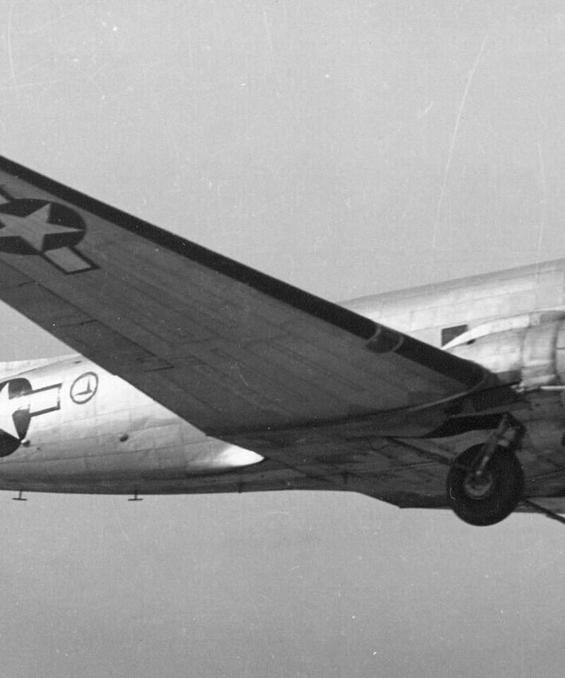 - Twin-engine aircraft
