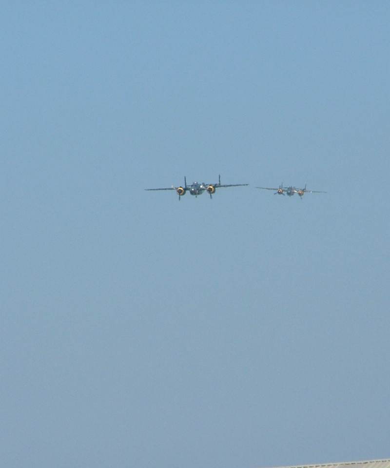  - Twin-engine aircraft