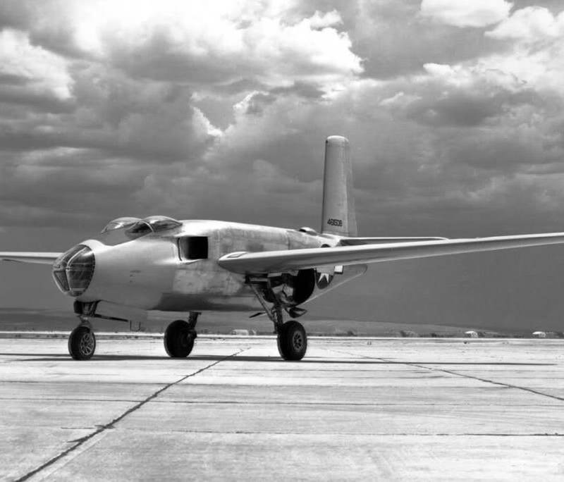  - Twin-engine aircraft