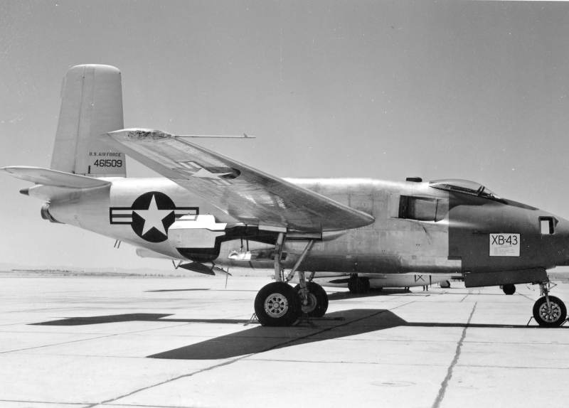  - Twin-engine aircraft