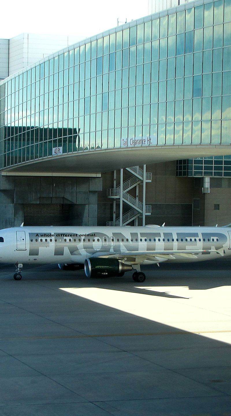 N211FR - Twin-engine aircraft