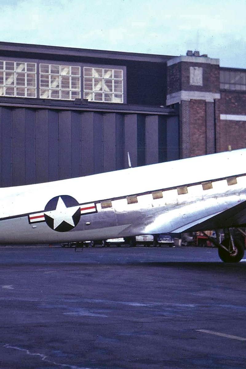  - Twin-engine aircraft
