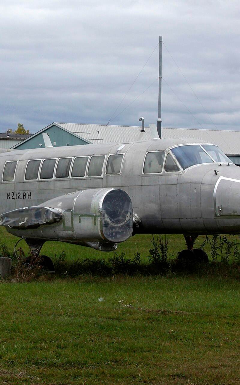 N212BH - Twin-engine aircraft