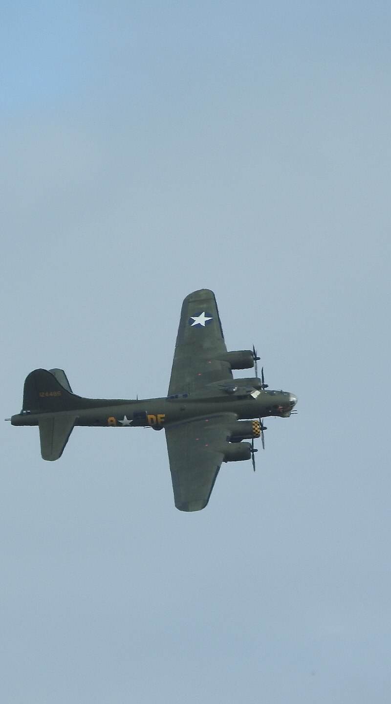  - Twin-engine aircraft