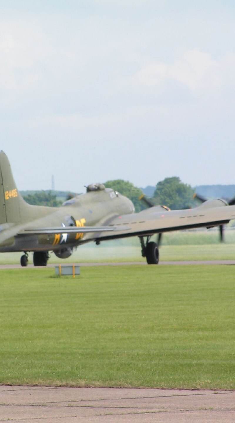  - Twin-engine aircraft