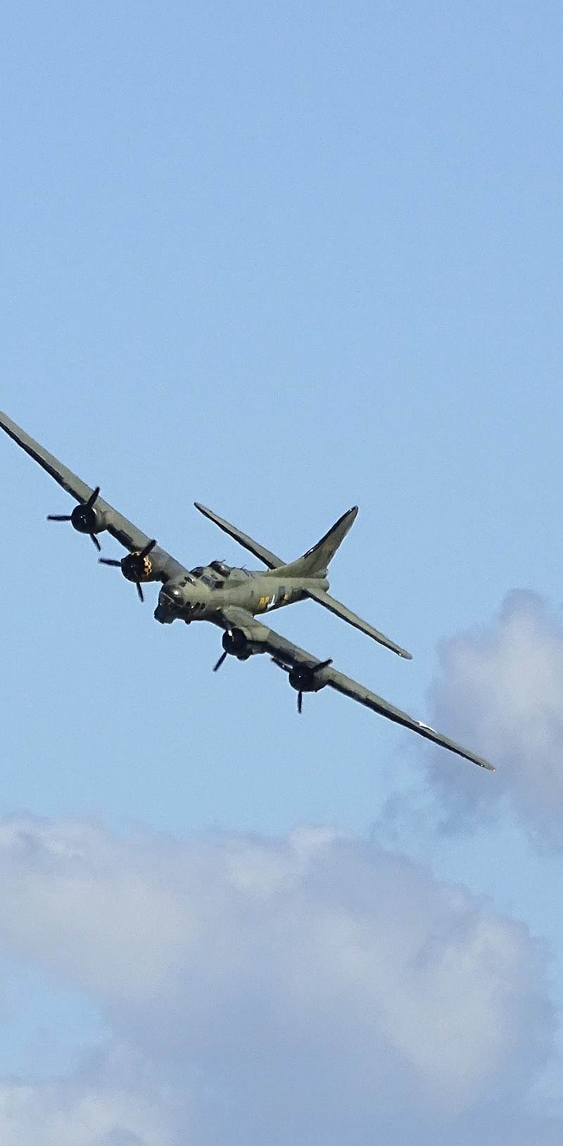  - Twin-engine aircraft