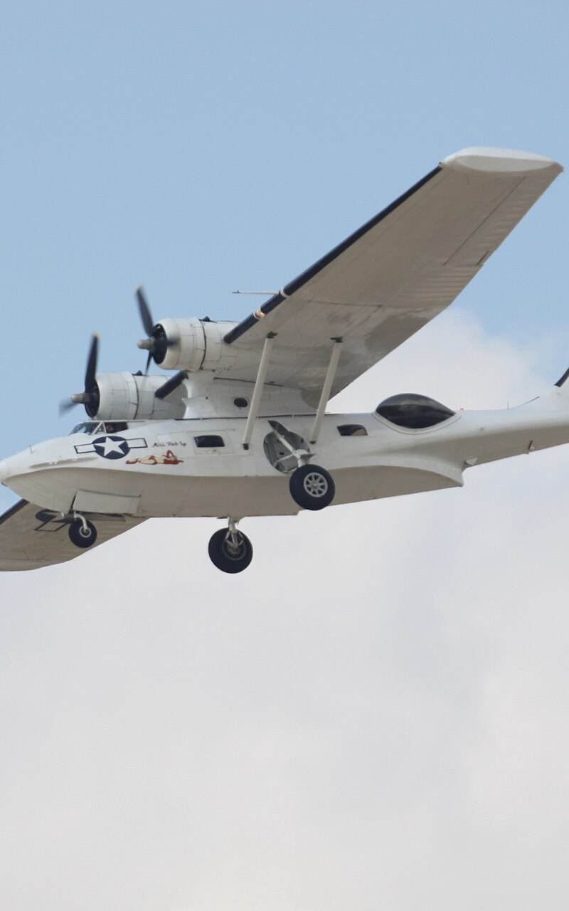  - Twin-engine aircraft