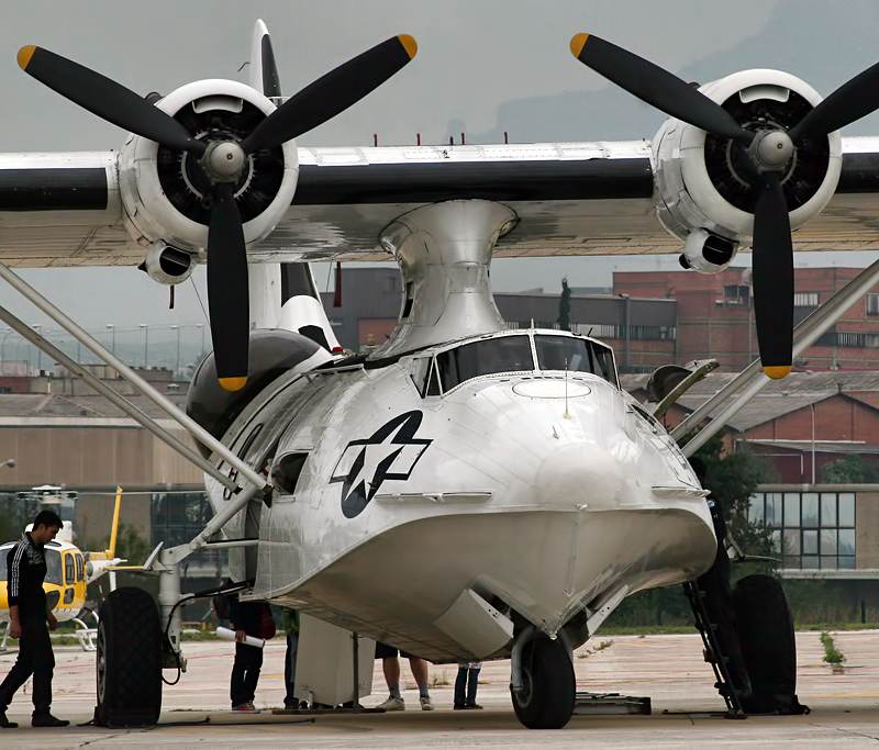  - Twin-engine aircraft