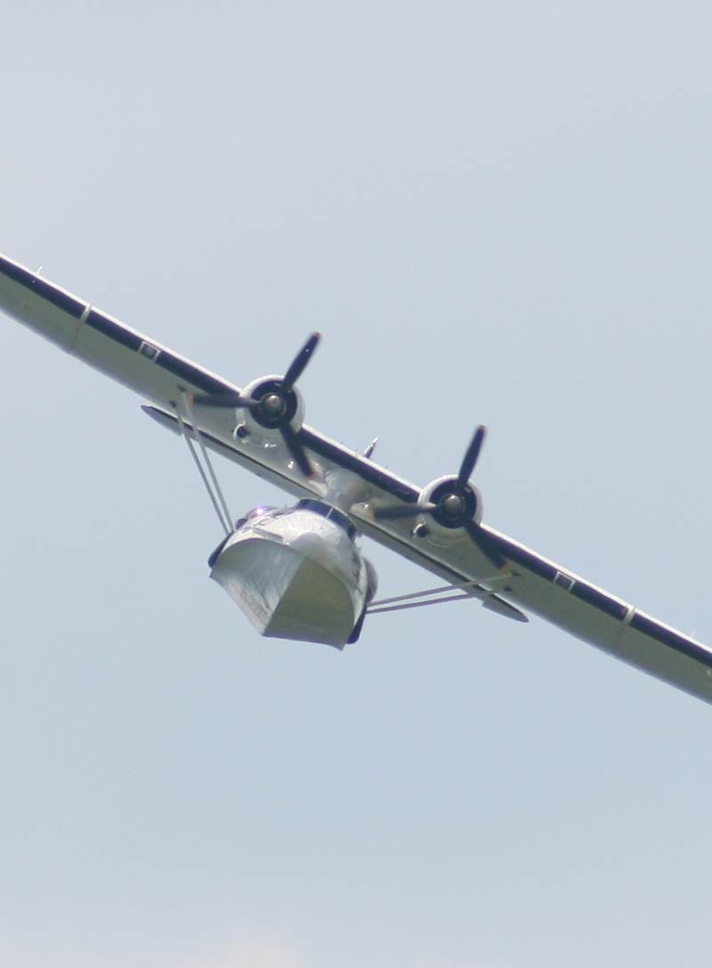  - Twin-engine aircraft