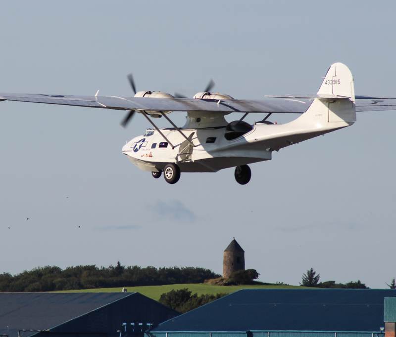  - Twin-engine aircraft
