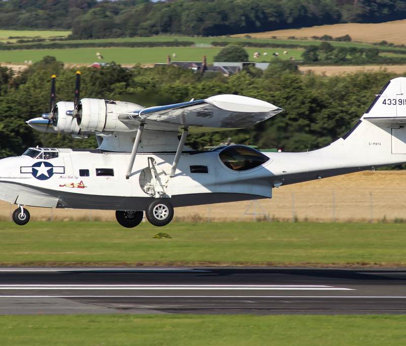  - Twin-engine aircraft