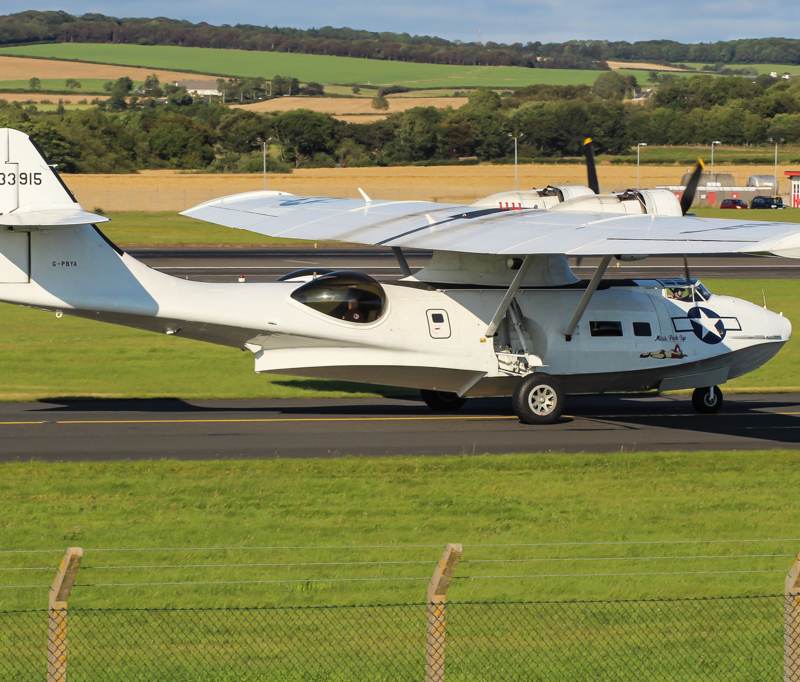  - Twin-engine aircraft